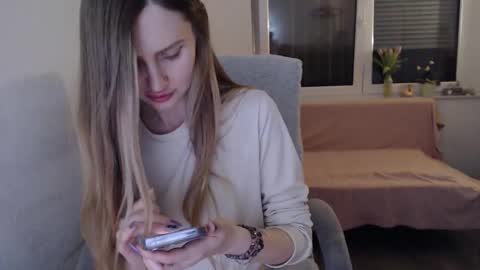  Berry  online show from April 17, 11:52 pm