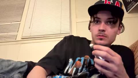 yungstudbev online show from April 8, 3:06 am