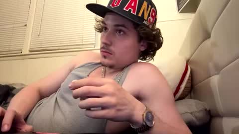 yungstudbev online show from April 15, 12:28 am