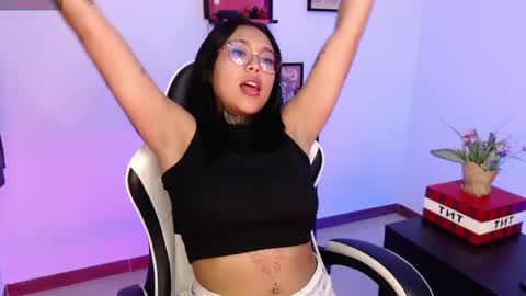 Snapshot of yunomi_1 chatting on April 17, 11:30 pm Angelly online show from April 17, 11:30 pm