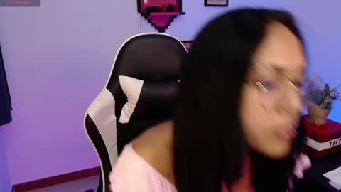 Snapshot of yunomi_1 chatting on April 19, 7:18 am Angelly online show from April 19, 7:18 am