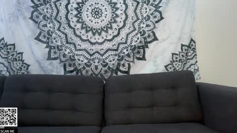 yurdreams_22 online show from April 7, 3:01 pm