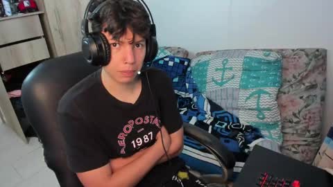 yurii_moody online show from April 20, 1:47 pm