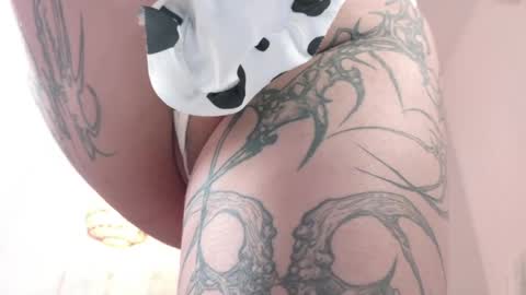 Hi My name Yuriko online show from April 18, 9:13 am