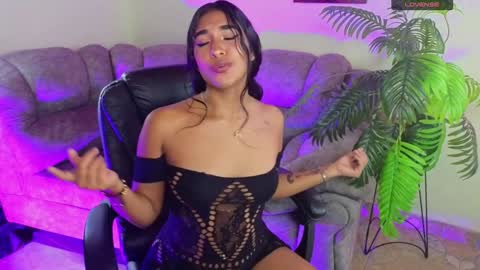 Snapshot of yurumar_ chatting on December 13, 7:53 pm yurumar_ online show from December 13, 7:53 pm