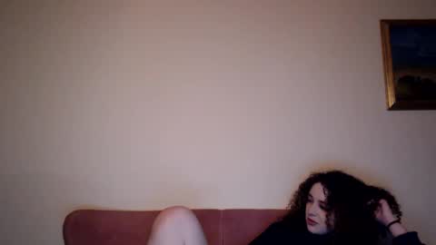 Snapshot of yusraxdamian chatting on February 14, 11:29 am yusraxdamian online show from February 14, 11:29 am