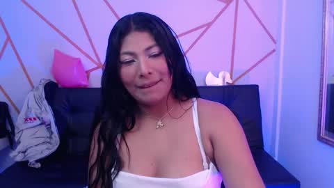 Snapshot of yvanna__smith chatting on March 2, 3:30 am yvanna__smith online show from March 2, 3:30 am