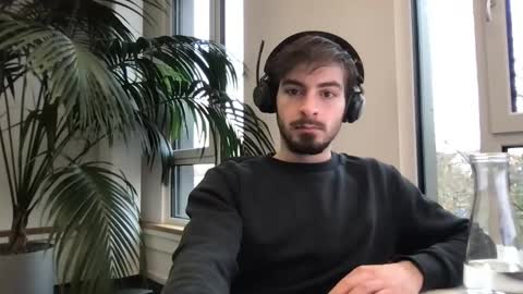 yvesbunnny online show from December 5, 8:12 am