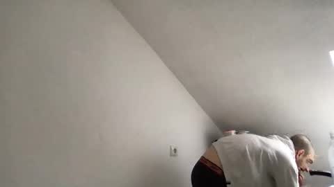 yvesbunnny online show from February 8, 8:51 am