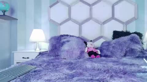 yvi online show from January 19, 11:47 am