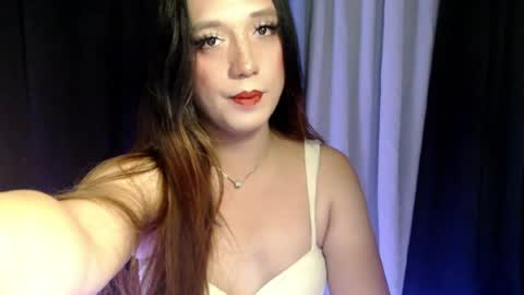 Snapshot of yvonefox21 chatting on July 10, 5:34 am Always horny bigcock online show from July 10, 5:34 am