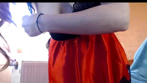 Snapshot of yzza_suave chatting on February 9, 12:52 pm yzza_suave online show from February 9, 12:52 pm