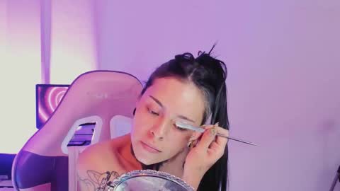 Snapshot of z_e_t_h_a chatting on October 31, 5:14 pm tazzie online show from October 31, 5:14 pm