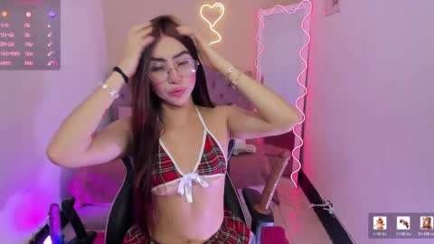 Snapshot of zaafira_tay chatting on May 20, 11:49 am zaafira_tay online show from May 20, 11:49 am