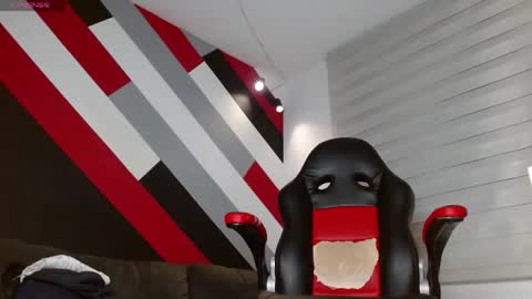Snapshot of zac_golden chatting on May 22, 11:49 am Zack online show from May 22, 11:49 am
