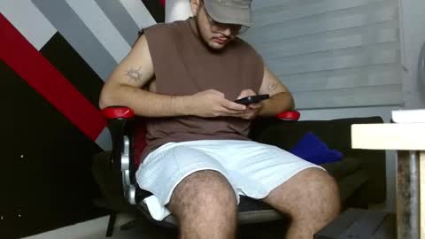 Snapshot of zac_golden chatting on June 1, 11:56 am Zack online show from June 1, 11:56 am