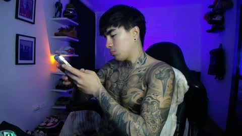 zac_muller1 online show from April 5, 1:36 am