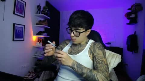 zac_muller1 online show from May 16, 5:26 am