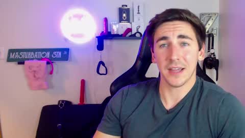 Snapshot of zach_rhyder chatting on December 5, 2:42 am Zach Rhyder online show from December 5, 2:42 am