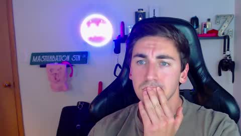 Snapshot of zach_rhyder chatting on December 6, 3:30 am Zach Rhyder online show from December 6, 3:30 am