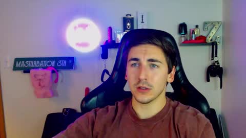 Snapshot of zach_rhyder chatting on December 9, 1:29 am Zach Rhyder online show from December 9, 1:29 am