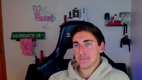 Snapshot of zach_rhyder chatting on December 17, 2:44 am Zach Rhyder online show from December 17, 2:44 am