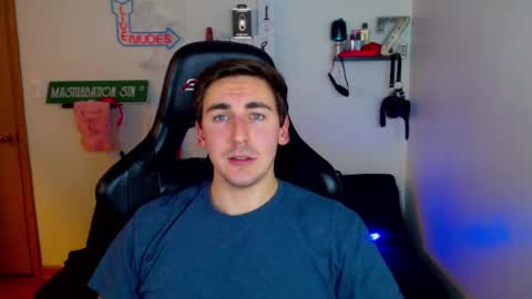 Snapshot of zach_rhyder chatting on December 31, 2:08 am Zach Rhyder online show from December 31, 2:08 am