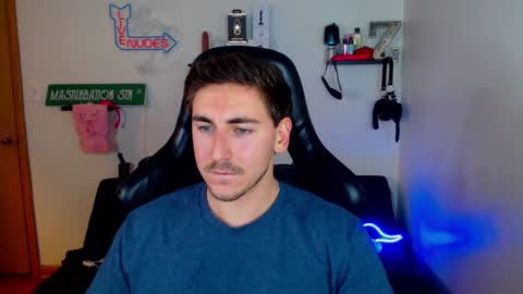 Snapshot of zach_rhyder chatting on January 14, 2:40 am Zach Rhyder online show from January 14, 2:40 am