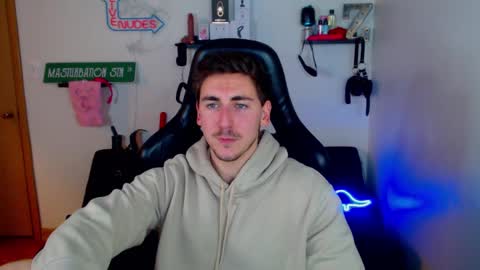 Snapshot of zach_rhyder chatting on January 16, 1:58 am Zach Rhyder online show from January 16, 1:58 am