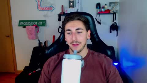 Snapshot of zach_rhyder chatting on January 20, 3:48 am Zach Rhyder online show from January 20, 3:48 am