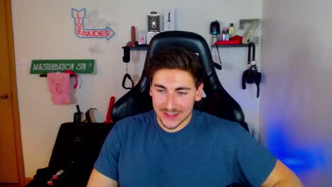 Snapshot of zach_rhyder chatting on January 21, 3:26 am Zach Rhyder online show from January 21, 3:26 am