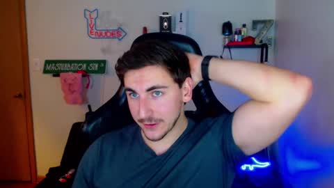 Snapshot of zach_rhyder chatting on January 22, 2:26 am Zach Rhyder online show from January 22, 2:26 am