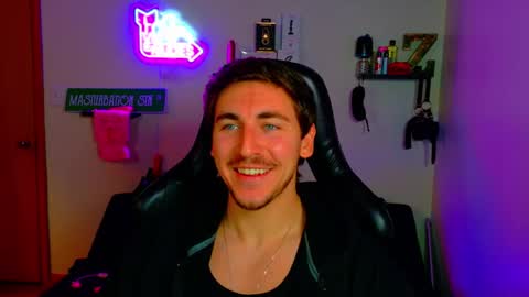 Snapshot of zach_rhyder chatting on March 5, 7:38 pm Zach Rhyder online show from March 5, 7:38 pm