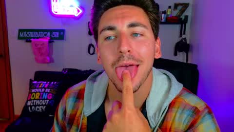 Snapshot of zach_rhyder chatting on September 13, 3:45 pm Zach Rhyder online show from September 13, 3:45 pm