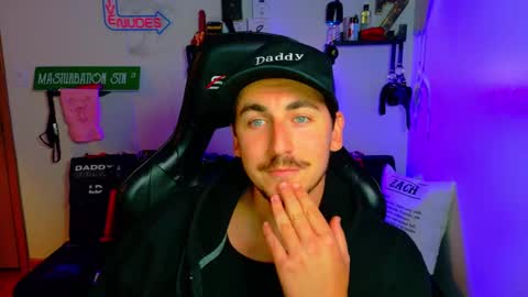 Snapshot of zach_rhyder chatting on October 20, 1:50 am Zach Rhyder online show from October 20, 1:50 am