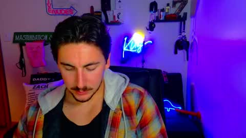 Snapshot of zach_rhyder chatting on October 27, 12:26 am Zach Rhyder online show from October 27, 12:26 am