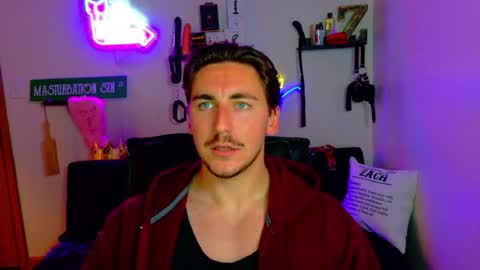 Snapshot of zach_rhyder chatting on May 7, 8:14 pm Zach Rhyder online show from May 7, 8:14 pm