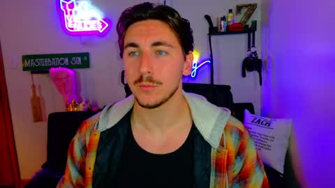 Snapshot of zach_rhyder chatting on May 14, 2:18 am Zach Rhyder online show from May 14, 2:18 am