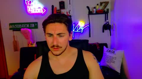Snapshot of zach_rhyder chatting on May 18, 2:07 am Zach Rhyder online show from May 18, 2:07 am