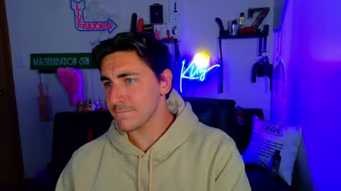 Snapshot of zach_rhyder chatting on June 3, 1:52 am Zach Rhyder online show from June 3, 1:52 am