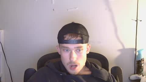 Snapshot of zachmcw25 chatting on November 25, 9:09 am zachmcw25 online show from November 25, 9:09 am