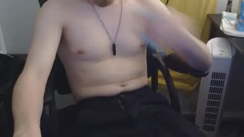 Snapshot of zachmcw25 chatting on March 27, 3:45 am zachmcw25 online show from March 27, 3:45 am