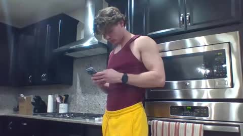 Snapshot of zachschaefer chatting on January 12, 1:44 am zachschaefer online show from January 12, 1:44 am
