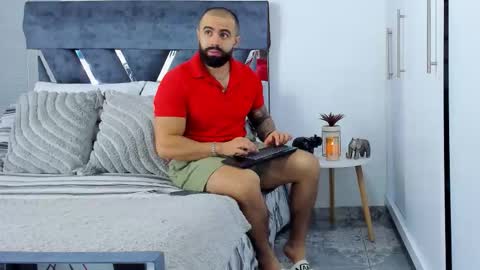 Richard online show from November 25, 1:33 pm