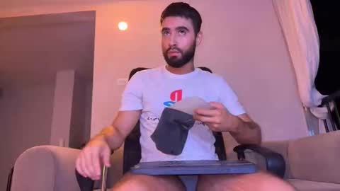 Snapshot of zack_sullivan22 chatting on May 4, 12:39 am zack_sullivan22 online show from May 4, 12:39 am
