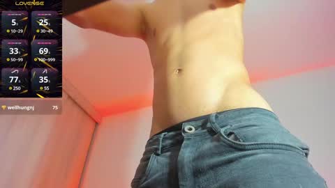 Snapshot of zackcum_ chatting on February 1, 5:49 am for you Zack online show from February 1, 5:49 am