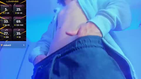 Snapshot of zackcum_ chatting on February 26, 5:20 am for you Zack online show from February 26, 5:20 am