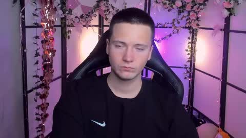 Snapshot of zackhandsome chatting on April 14, 5:13 am Zack online show from April 14, 5:13 am