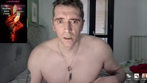 Snapshot of zackhot31 chatting on May 22, 10:43 am Ivan online show from May 22, 10:43 am