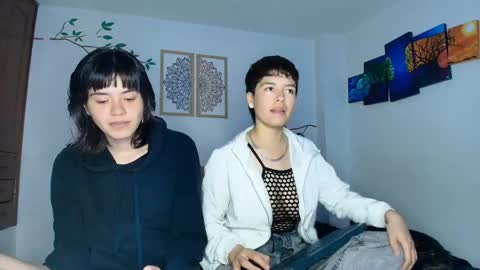 Snapshot of zafira_raven chatting on June 1, 1:51 am zafira_raven online show from June 1, 1:51 am